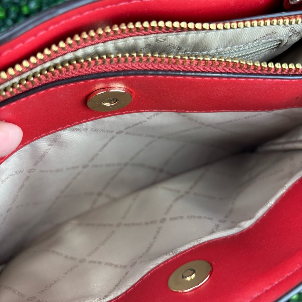 MICHAEL KORS HOPE MEDIUM MESSENGER Signature Satchel - Picture 11 of 14